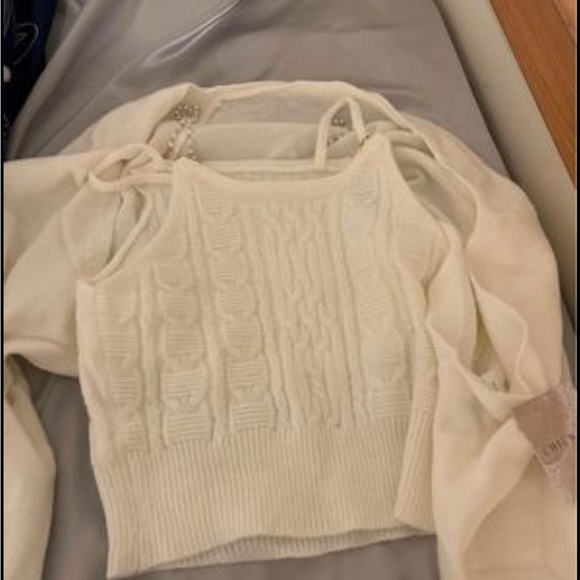 Cropped Braid Knit Cami Top and Sweater sleeveless - Picture 6 of 7